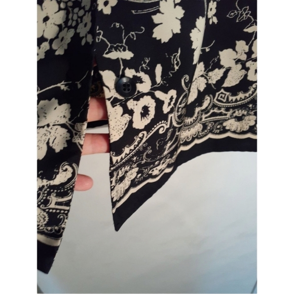 Short Sleeve VNeck Blouse Full Button Front Quality Fabric Heavyweight Rayon - Picture 6 of 7